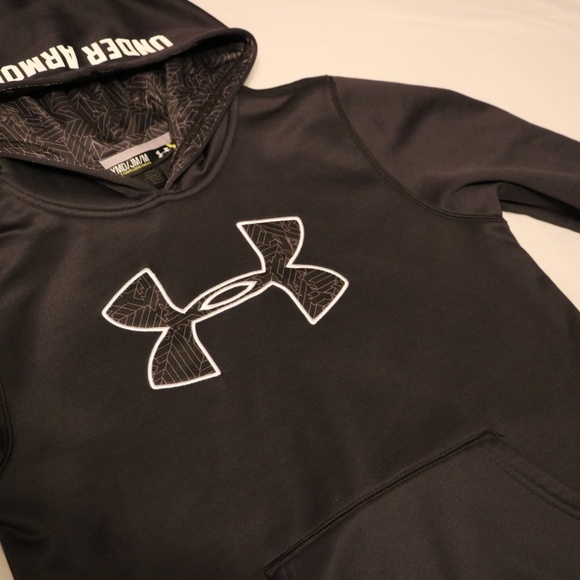 Under Armour Boys med Black Hoodie Sweater